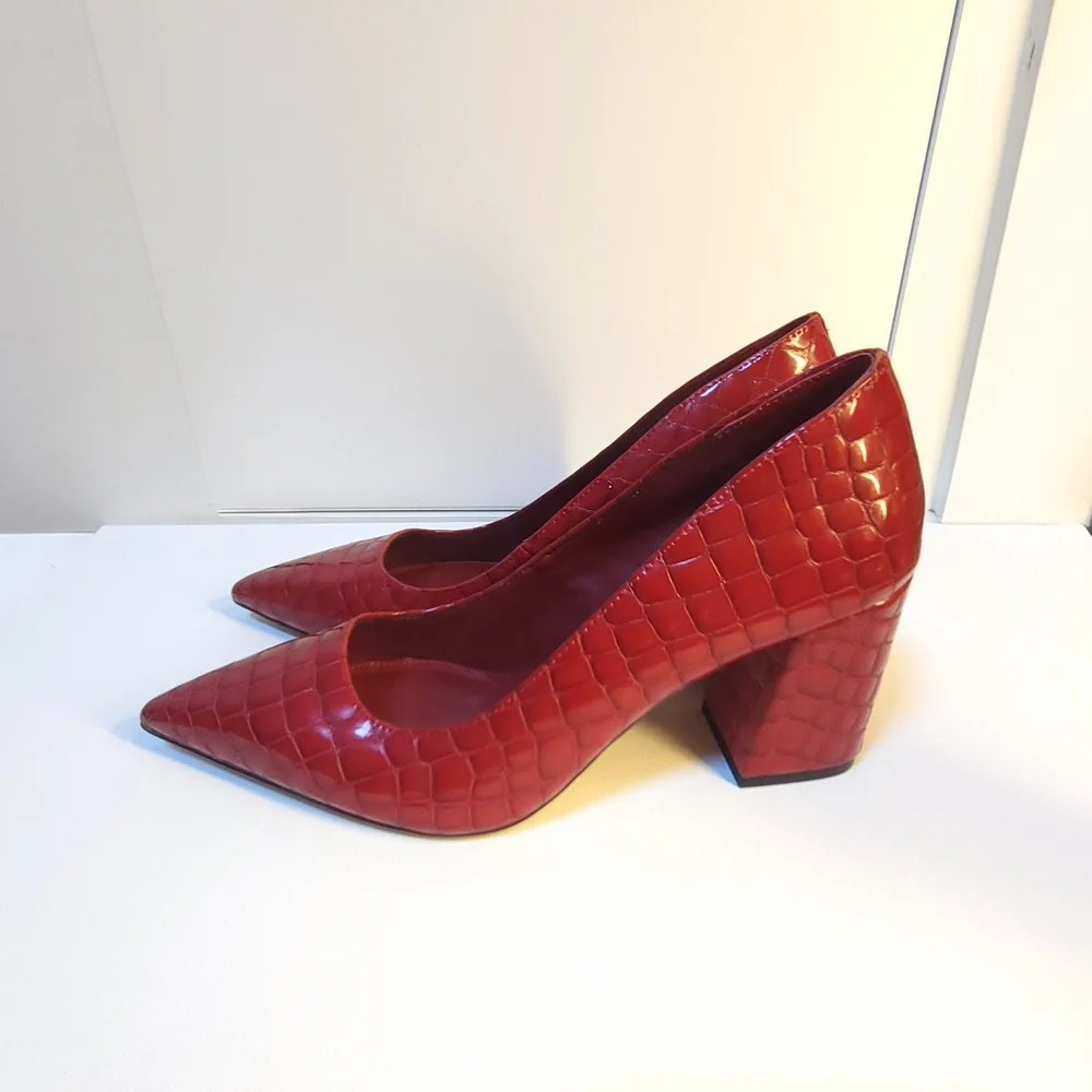 Vince Camuto Red Croc-Embossed Pointed-Toe Pumps - Picture 4 of 9